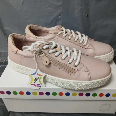 BOXED PAIR OF ADESSO LACE UP SIDE ZIP LEATHER TRAINERS IN PINK - SIZE 40