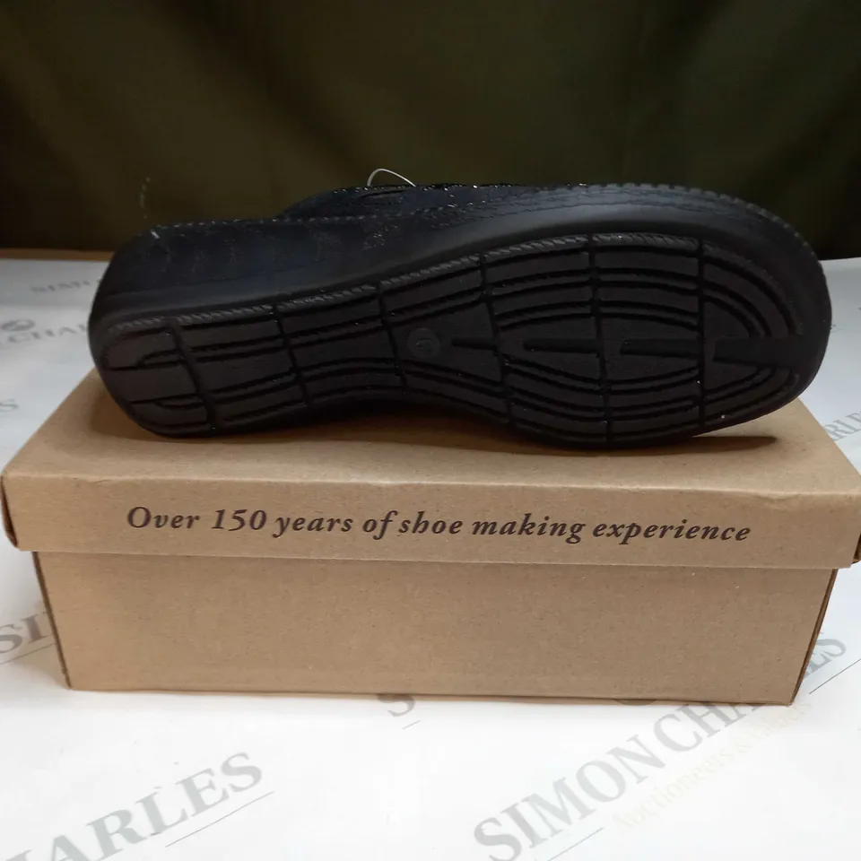 BOXED PAIR OF CUSHION WALK DIAMANTE MULES IN BLACK - SIZE 6