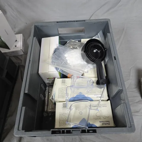 TOTE OF APPROXIMATELY 15 ASSORTED ITEMS TO INCLUDE: MEDICAL FACE MASKS