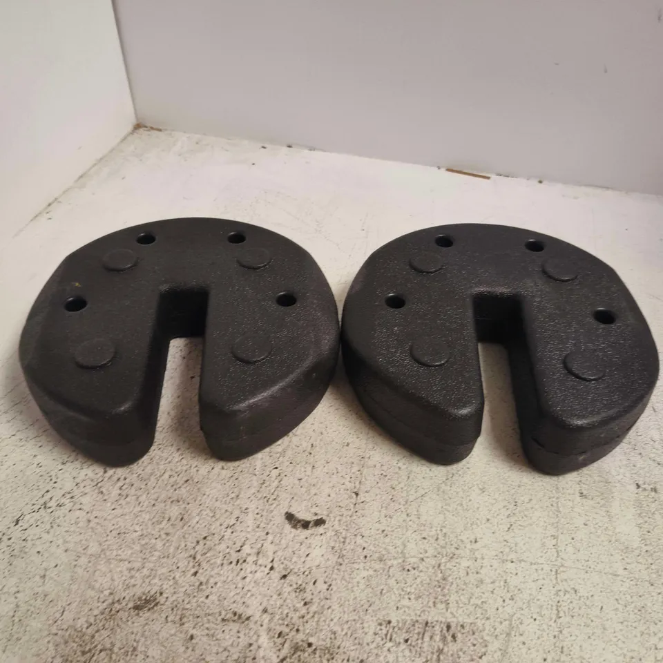2 PARASOL WEIGHTS IN BLACK