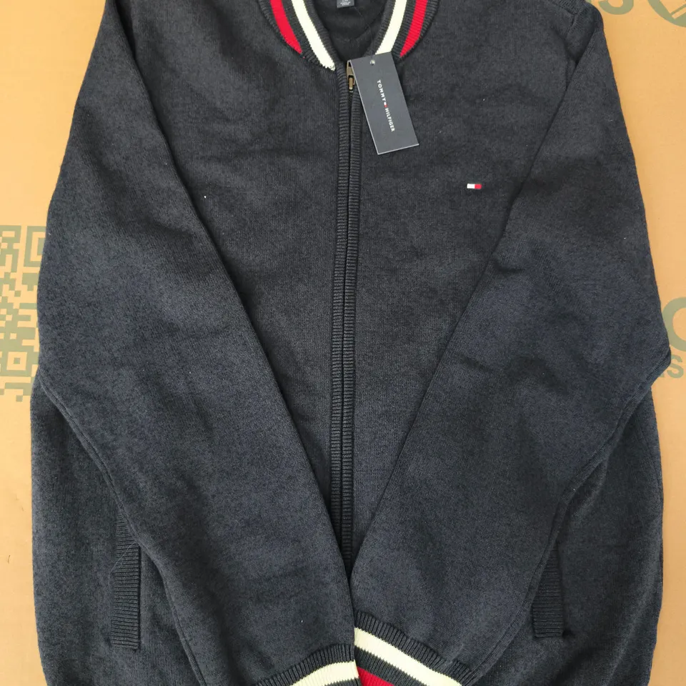 TOMMY HILFIGER LONG SLEEVE ZIP-UP CARDIGAN SWEATER IN NAVY SIZE LARGE