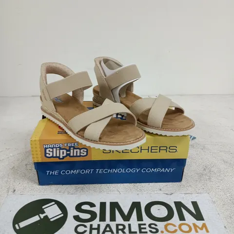 SKECHERS DESERT KISS GOLDEN LILY SLIP-INS SANDAL SIZE 7