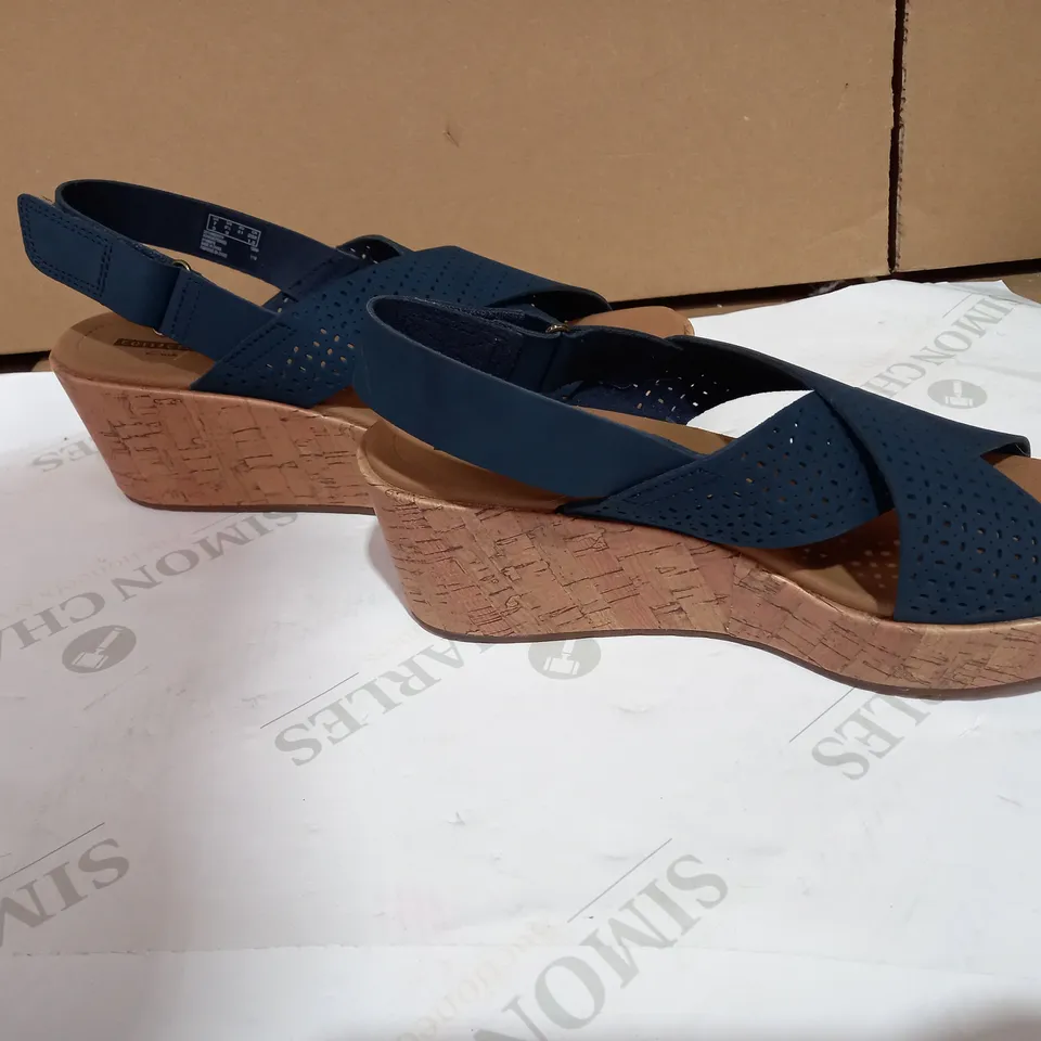CLARKS LASER CUT LEATHER WEDGE SANDAL STANDARD FIT NAVY - UK SIZE 6