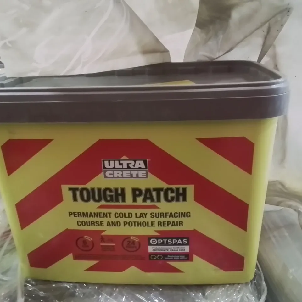 PALLET OF ULTRACRETE TOUGH PATCH POTHOLES REPAIR APPROXIMATELY 26 CASES  //EXPIRY DATE 18.05.25 26KG PER CASE
