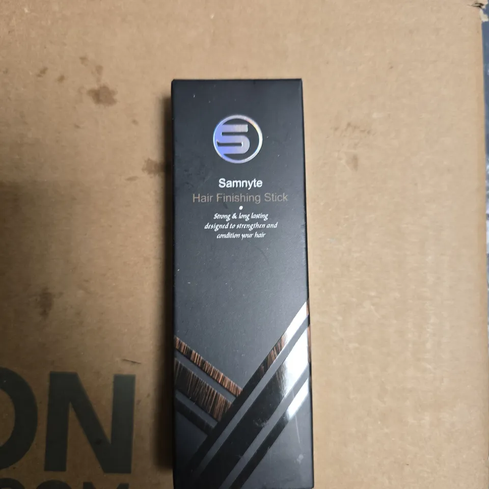 TOTE OF APPROXIMATELY 15 ASSORTED COSMETICS TO INCLUDE: HAIR FINISHING STICK 