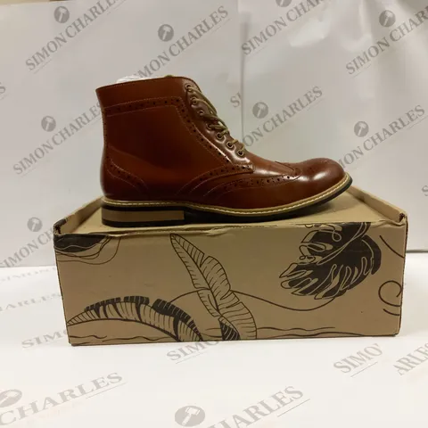 BOXED PAIR OF BRUNO MARC ANKLE BOOTS UK SIZE 9.5