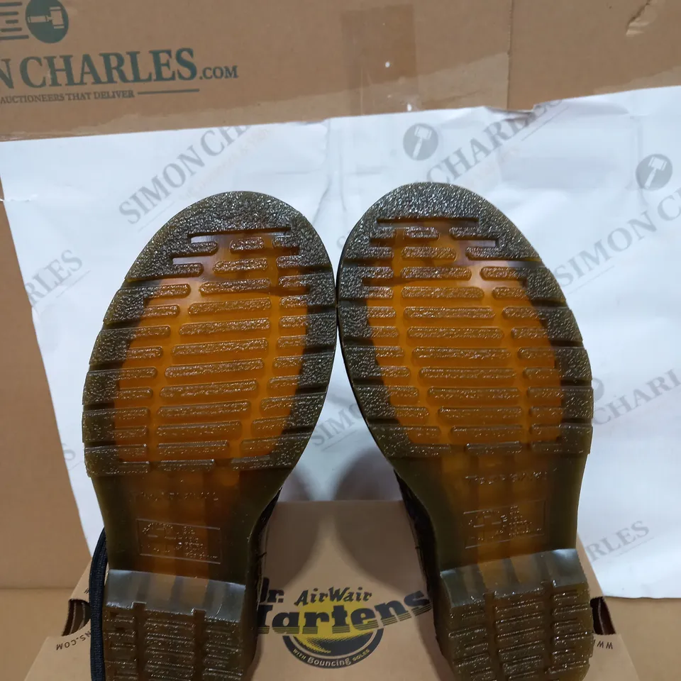 BOXED PAIR OF DR MARTENS PATENT LAMPER LACE UP BOOTS SIZE 6