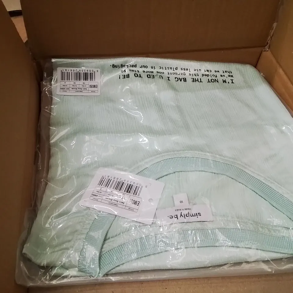 BOXED BRAND NEW APPROXIMATELY 2 SIMPLY BE BOXY BLOUSE MINT GREEN SIZE 10
