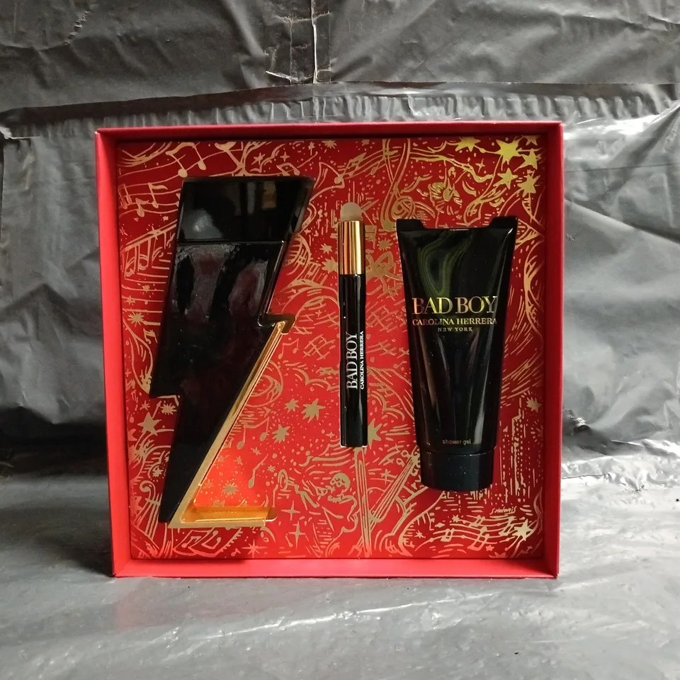 CAROLINA HERRERA SHOWER GEL & EAU DE TOILETTE TRIO SET
