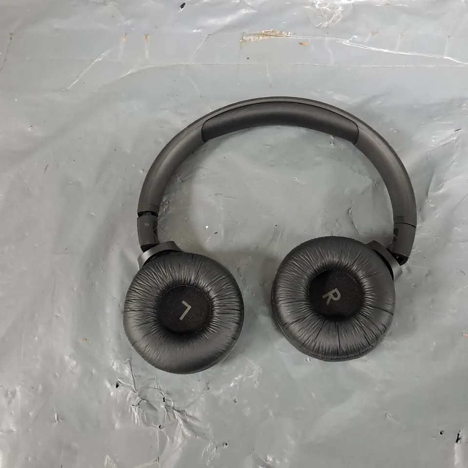 JBL BLACK HEADPHONES - UNBOXED 