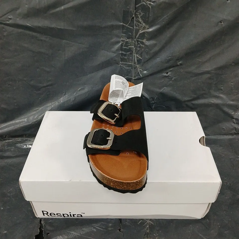 BOXED PAIR OF GEOX RESPIRA SUEDE BRIONIA SANDAL UK 5