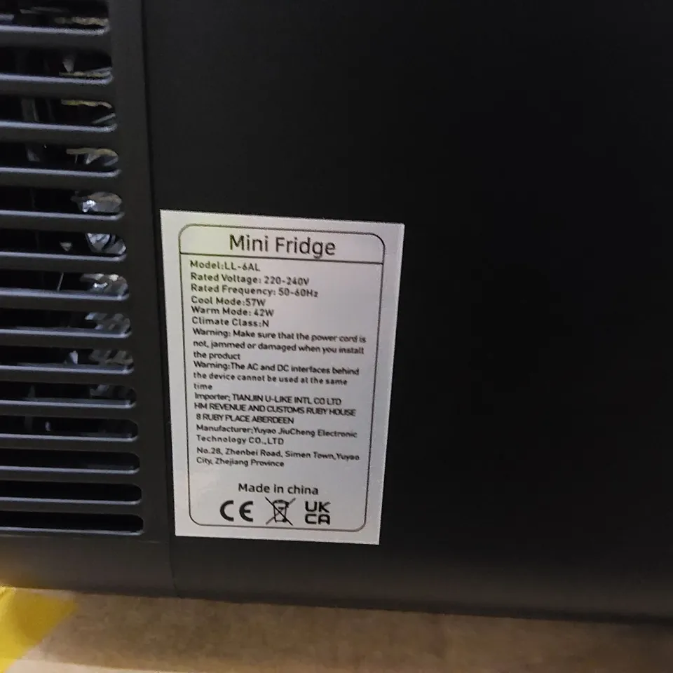 BOXED MINI FRIDGE BLACK (1 BOX)