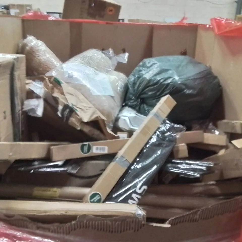 PALLET OF ASSORTED HOUSEHOLD GOODS AND PRODUCTS TO INCLUDE;BALLOON PARTY ARCH,CAT FLAP,RUG