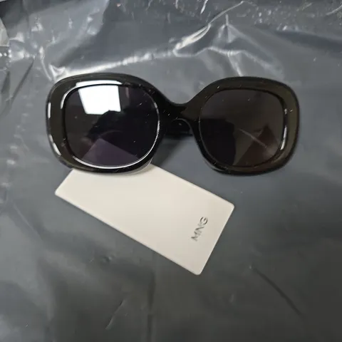 MNG SQUARED SUNGLASSES