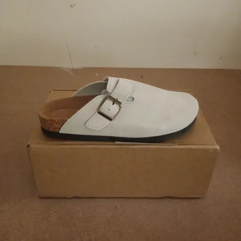 BOXED PAIR OF EVERAU PINTAI SHOES IN TAUPE SUEDE - EU 37