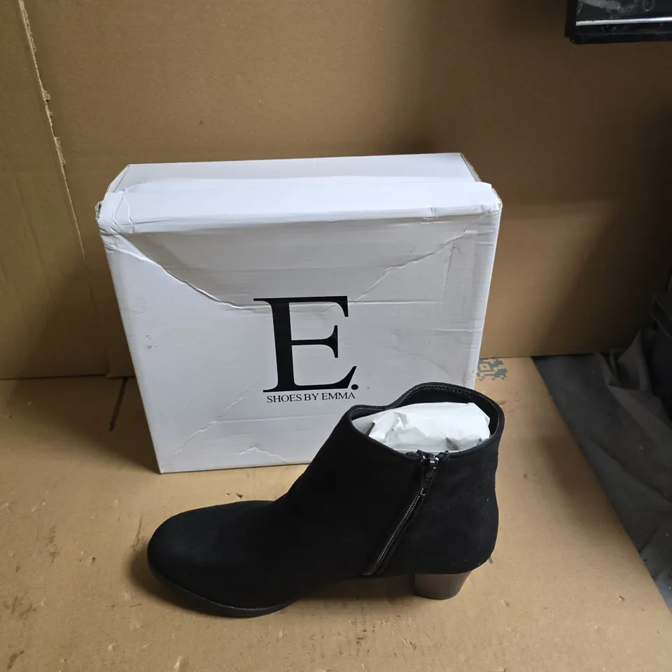 E. SHOES BY EMMA BLACK SUEDE ANKLE BOOT – UK SIZE 8