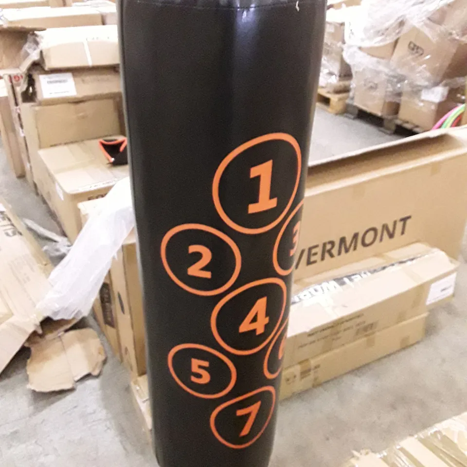 METIS FREE STANDING PUNCHING BAG 