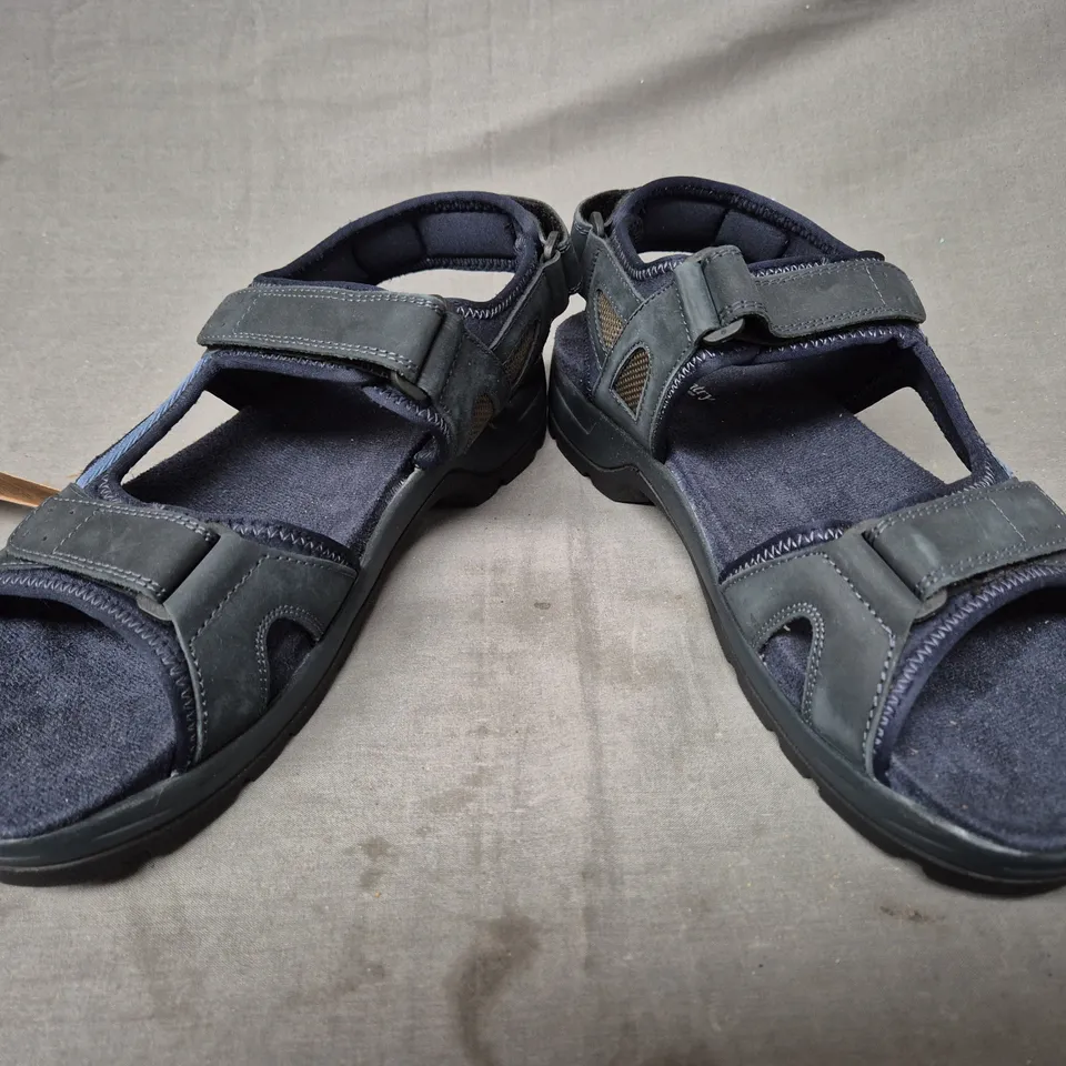 BOXED PAIR OF FIFE COUNTRY ACTIVE BUCKLE SANDALS IN NAVY SIZE EU 44