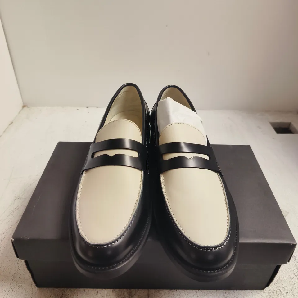 DUKE + DEXTER WILDE CLASSIC PENNY LOAFER – BLACK & WHITE, UK 10