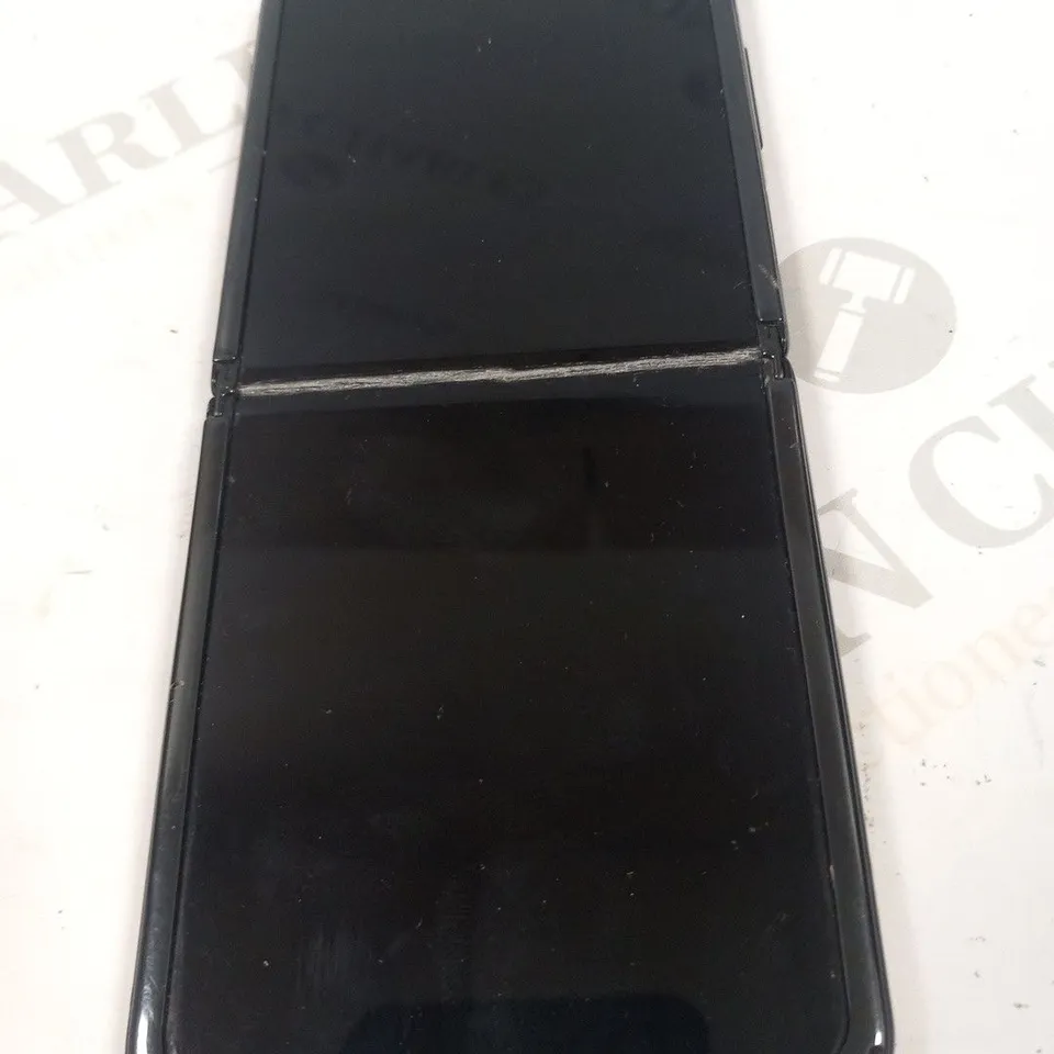 BOXED SAMSUNG GALAXY Z FLIP PHONE
