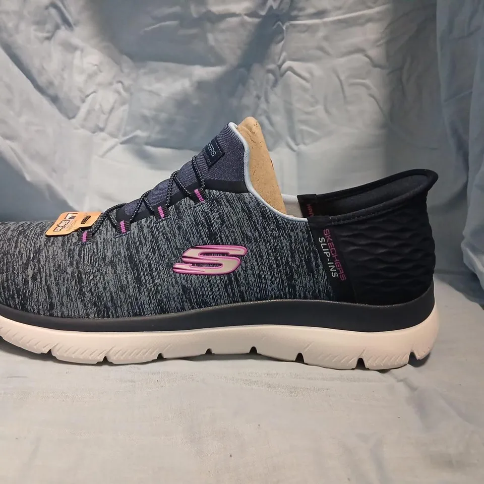 SKECHERS SLIP-INS WOMEN’S KNIT TRAINERS – NAVY/BLACK WITH PINK, UK 10