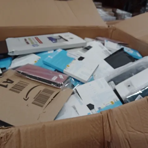 PALLET CONTAINING A LARGE QUANTITY OF PHONE CASES,PHONE SCREEN PROTECTORS
