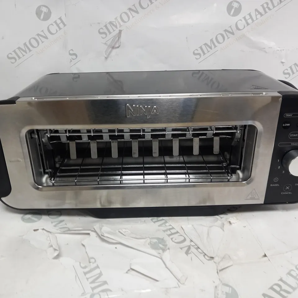 BOXED NINJA 2 IN 1 TOASTER & GRILL ST100UK
