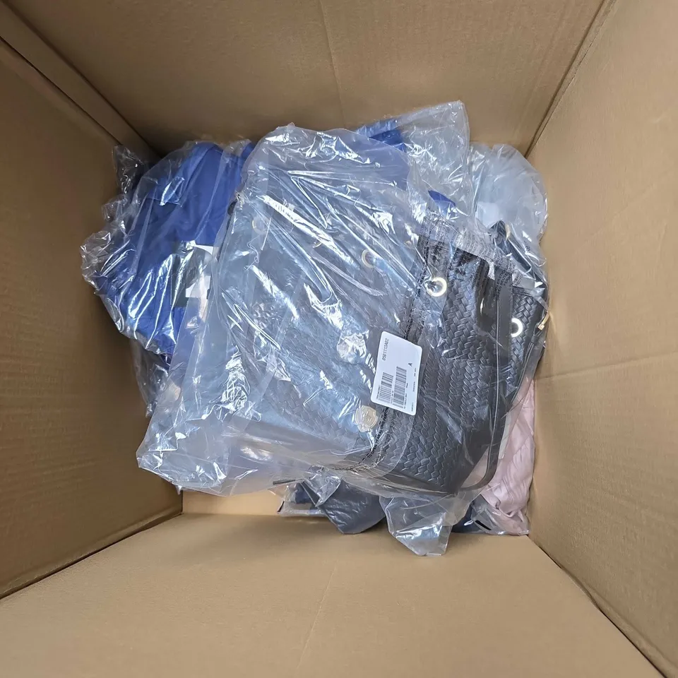 BOX OF APPROXIMATELY 20 ASSORTED CLOTHING AND FASHION ITEMS IN VARIOUS STYLES, SIZES, AND COLOURS