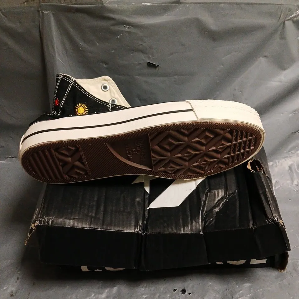 PAIR OF CONVERSE CHUCK 70 HI UNISEX TRAINERS - 6