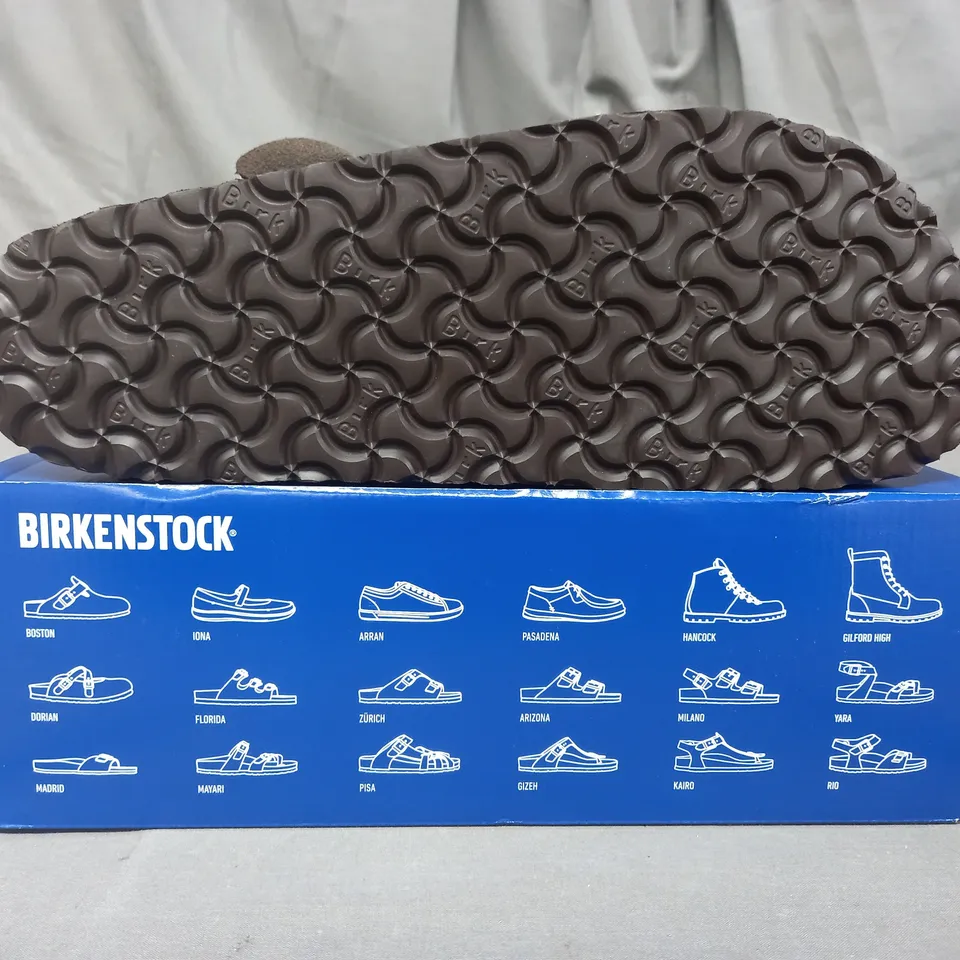 BOXED PAIR OF BIRKENSTOCK BOSTON SHOES IN MOCHA UK SIZE 10.5