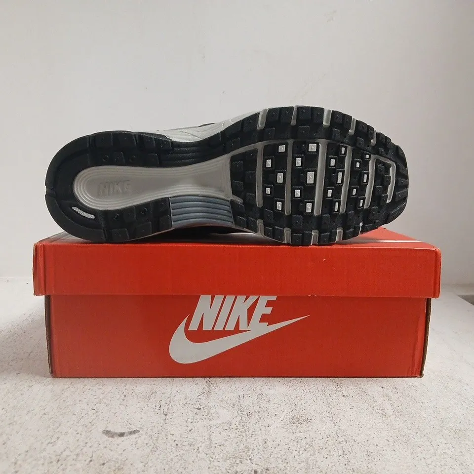 BOXED PAIR OF NIKE P-6000 TRAINERS IN BLACK/GREY SIZE UK 9