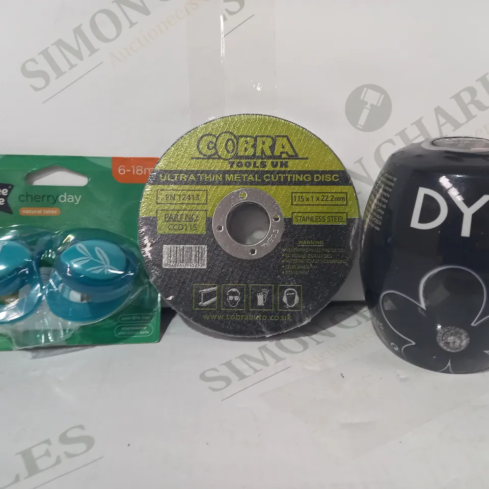 LOT OF APPROXIMATELY 10 ASSORTED HOUSEHOLD ITEMS TO INCLUDE DYLON FABRIC DYE, COBRA ULTRA THIN METAL CUTTING DISC, TOMMEE TIPPEE SOOTHERS, ETC