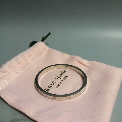 KATE SPADE INFINITE SPADE ENGRAVED BANGLE PLATED METAL