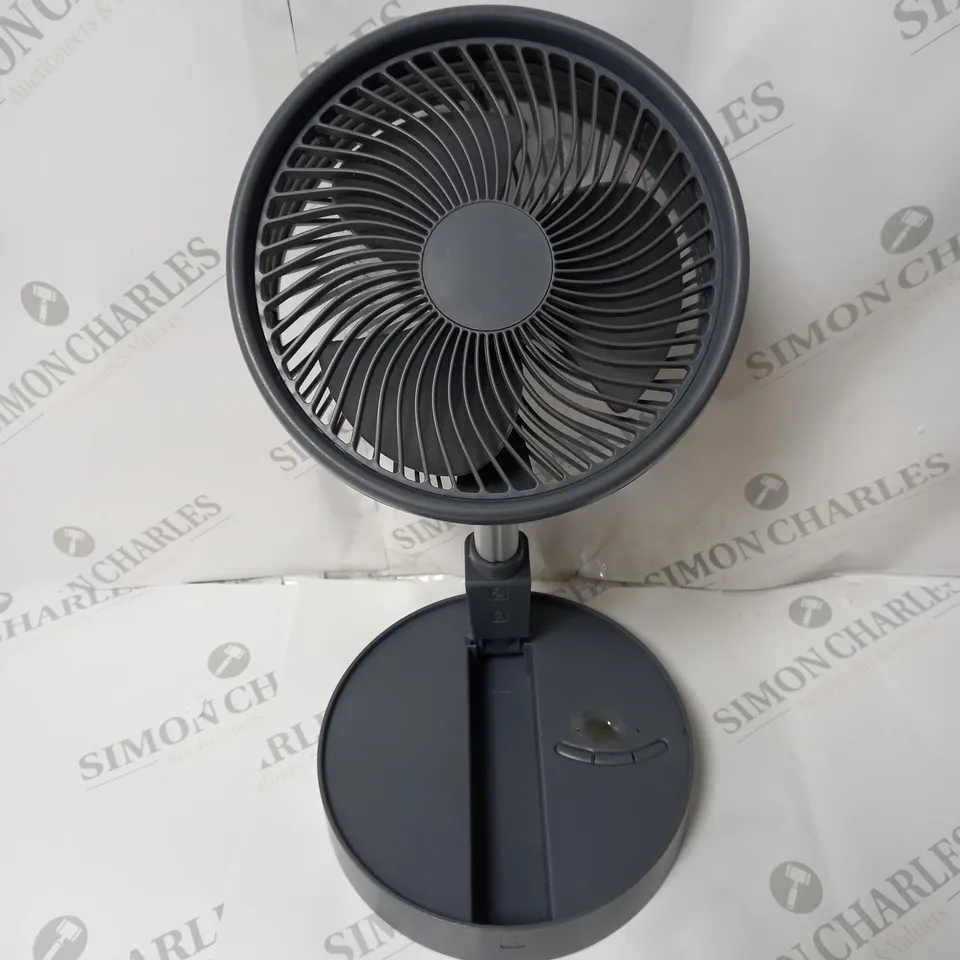  BELL & HOWELL RECHARGEABLE EXTENDABLE DESK & FLOOR FAN, GREY