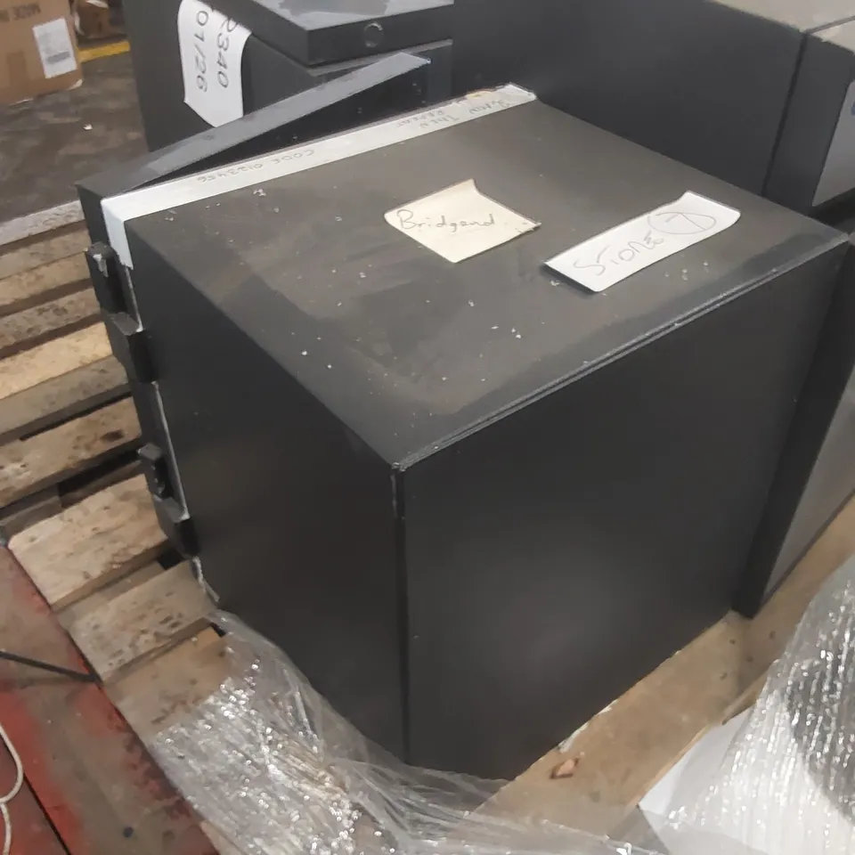 CHUBBSAFES HEAVY DUTY TIME LOCK SECURITY SAFE