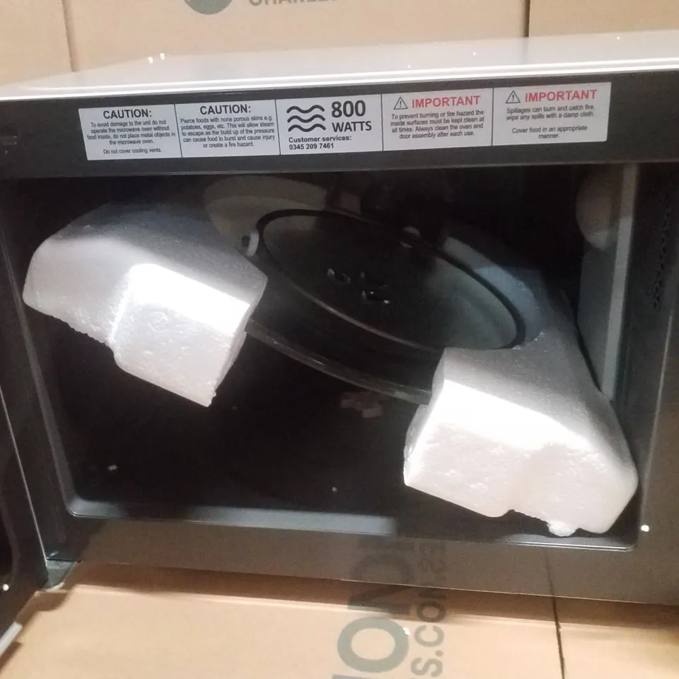 BOXED RUSSELL HOBBS RHM2076S 20L 800W COMPACT SILVER DIGITAL MICROWAVE.