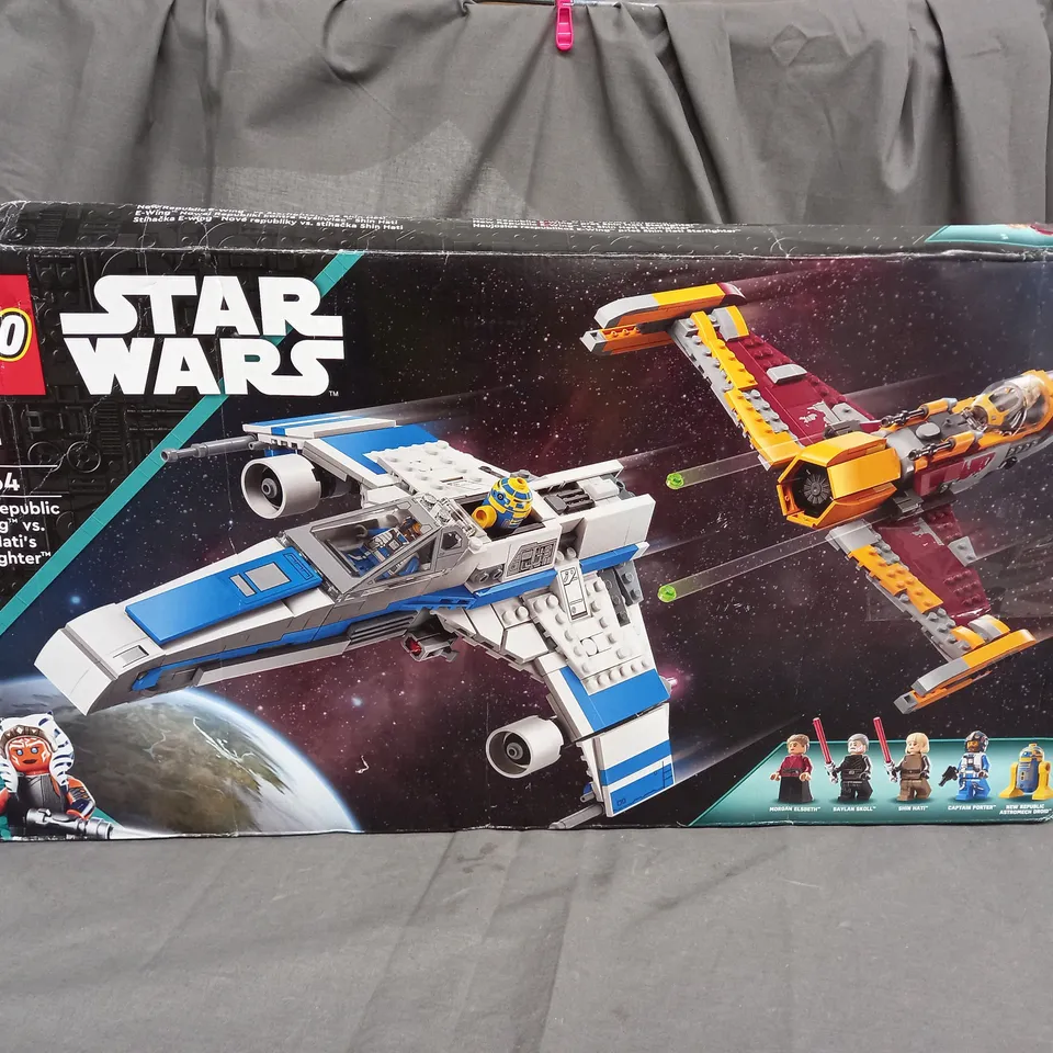 LEGO STAR WARS - NEW REPUBLIC E-WING VS SHIN HATI'S STARFIGHTER