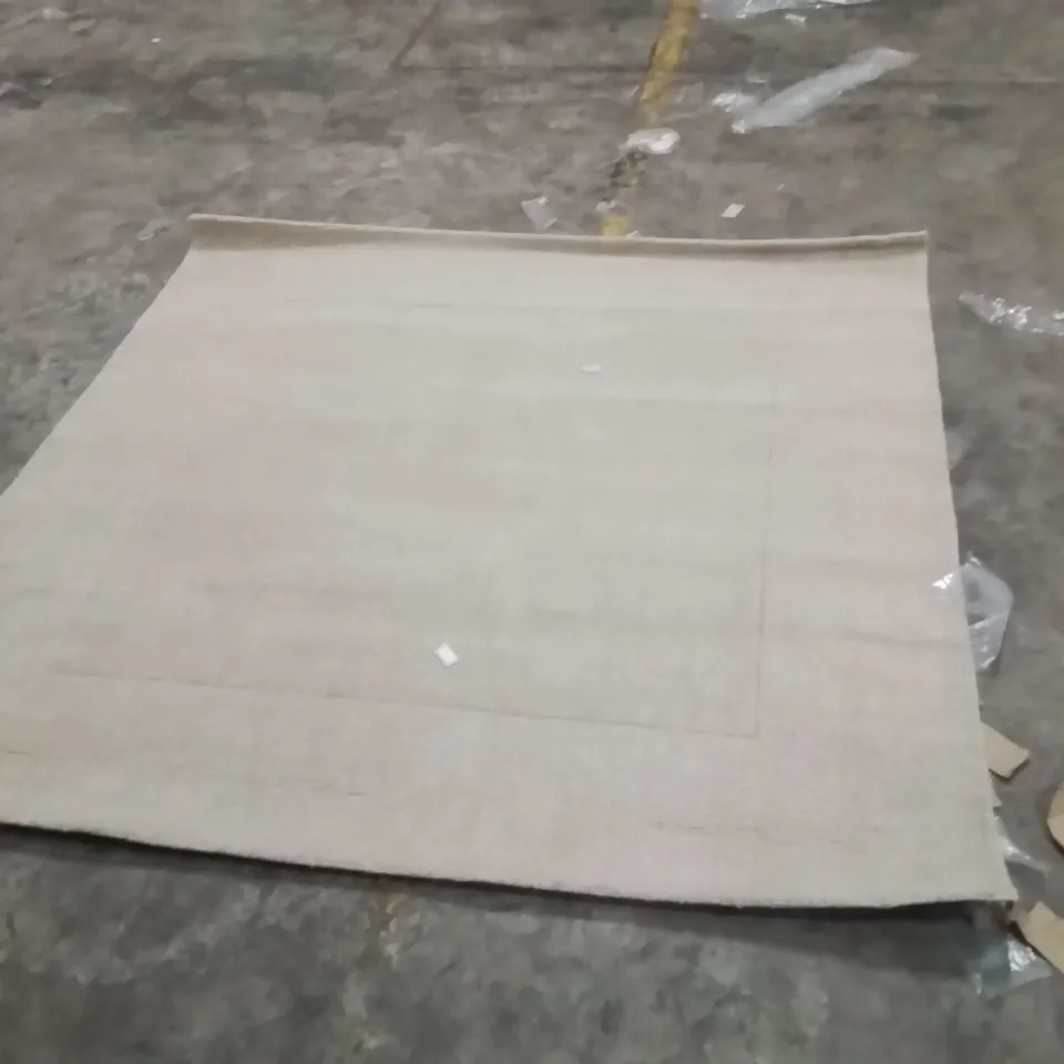 QUALITY DESIGNER AREA RUG - APPROXIMATELY 200X200