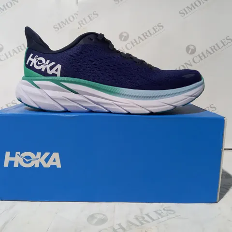 BOXED PAIR OF HOKA CLIFTON 8 TRAINERS IN NAVY/AQUA UK SIZE 6.5