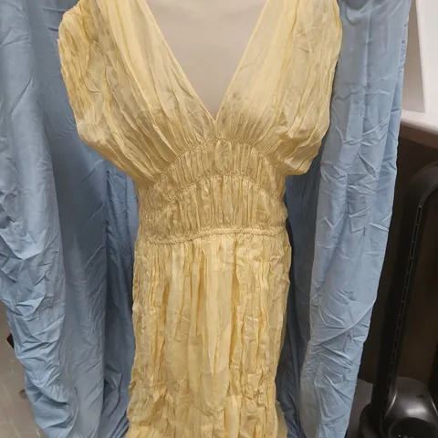 MASSIMO DUTTI DRESS – PALE YELLOW, RUCHED EMPIRE WAIST