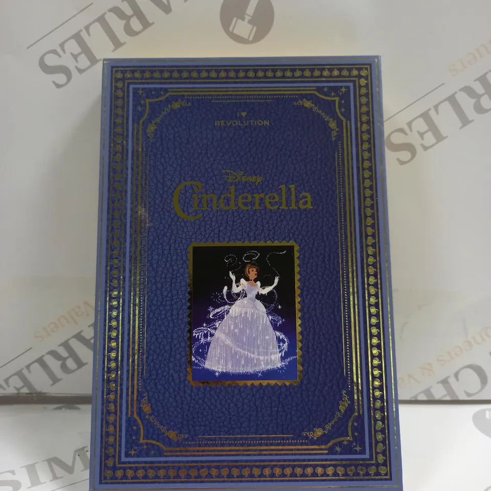 I HEART REVOLUTION X DISNEY STORYBOOK PALETTE CINDERELLA