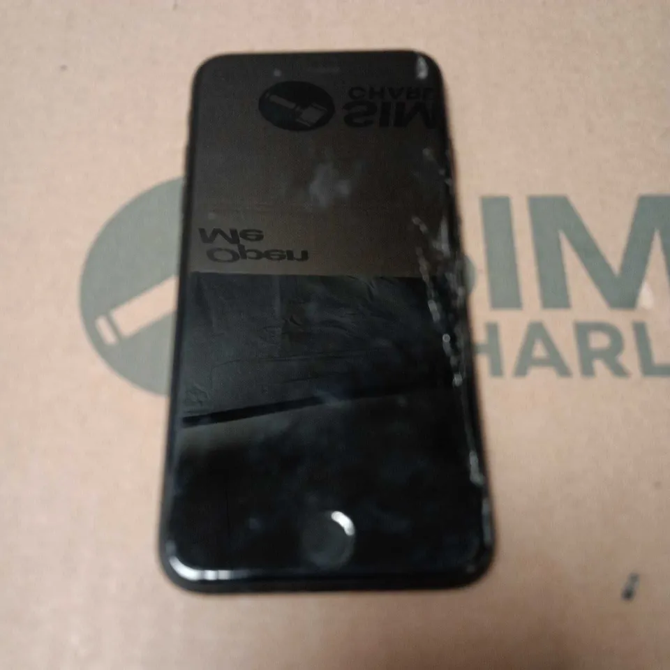 APPLE IPHONE 7 (A1778)