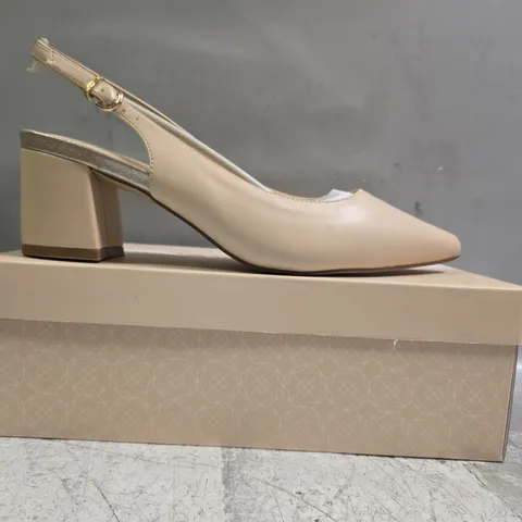 BOXED PAIR OF PARADOX POINTED TOE BLOCK HEEL SLINGBACK SHOES IN NUDE SIZE EU 40
