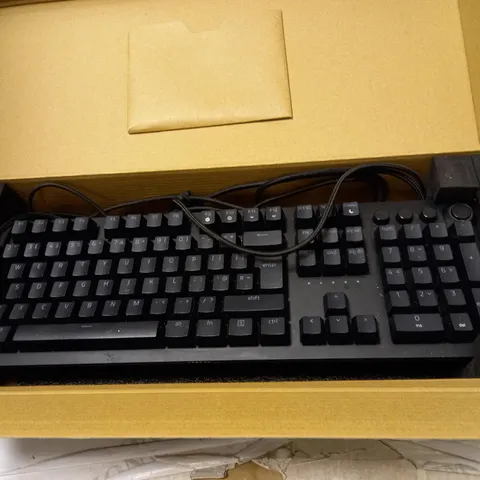 RAZER HUNTSMAN V2 ANALOG PREMIUM GAMING KEYBOARD