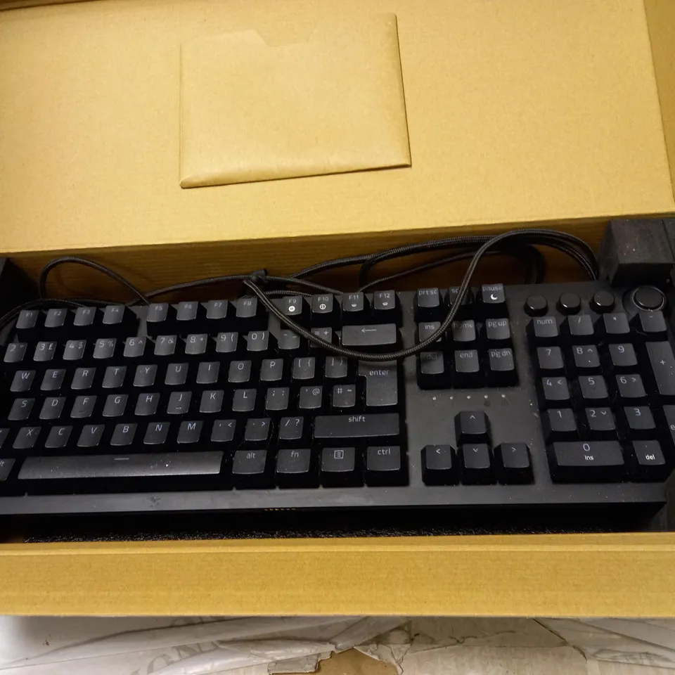 RAZER HUNTSMAN V2 ANALOG PREMIUM GAMING KEYBOARD