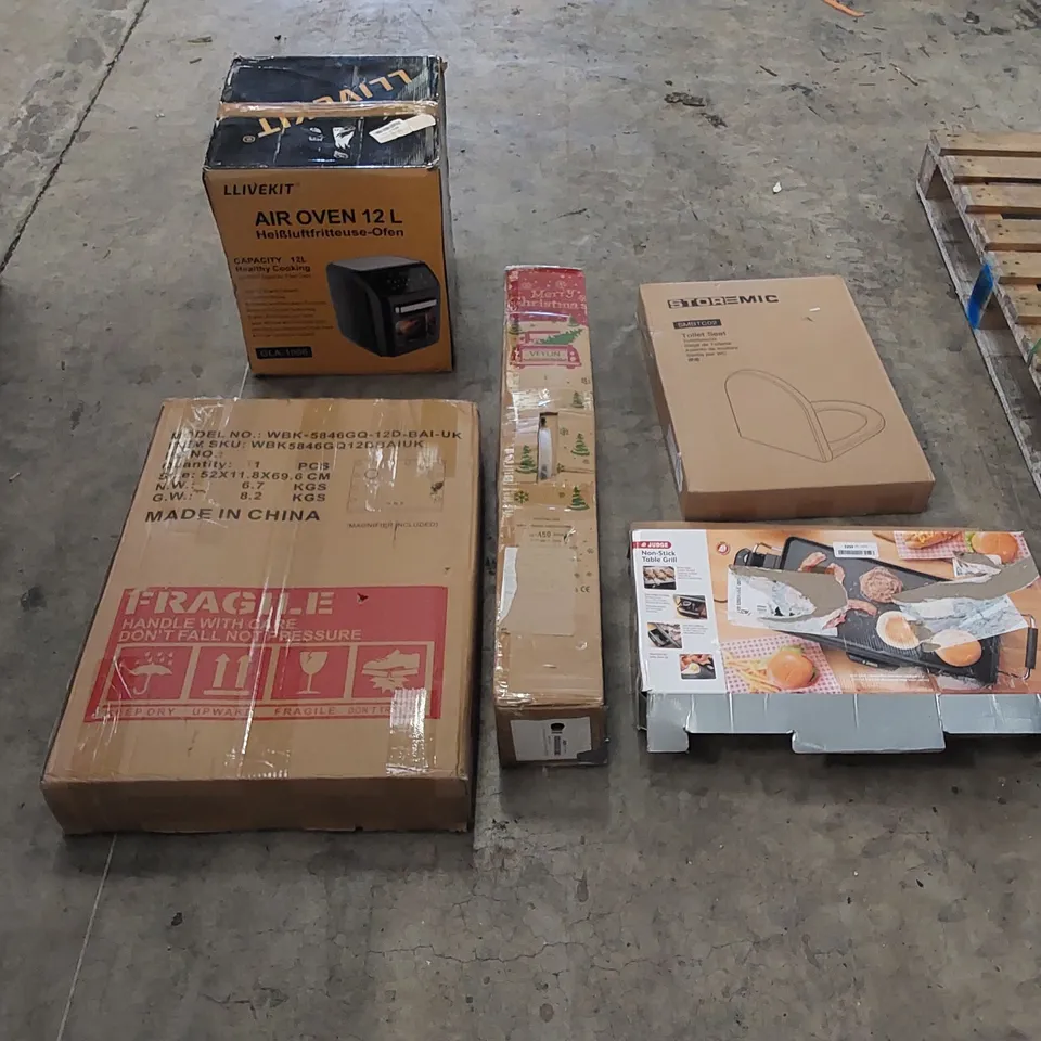 PALLET OF ASSORTED HOUSEHOLD ITEMS AND CONSUMER PRODUCTS. INCLUDES COOKER HOOD, AIR FRYER, NON-STICK TABLE GRILL, CHRISTMAS TREE, INDUCTION HOB ETC