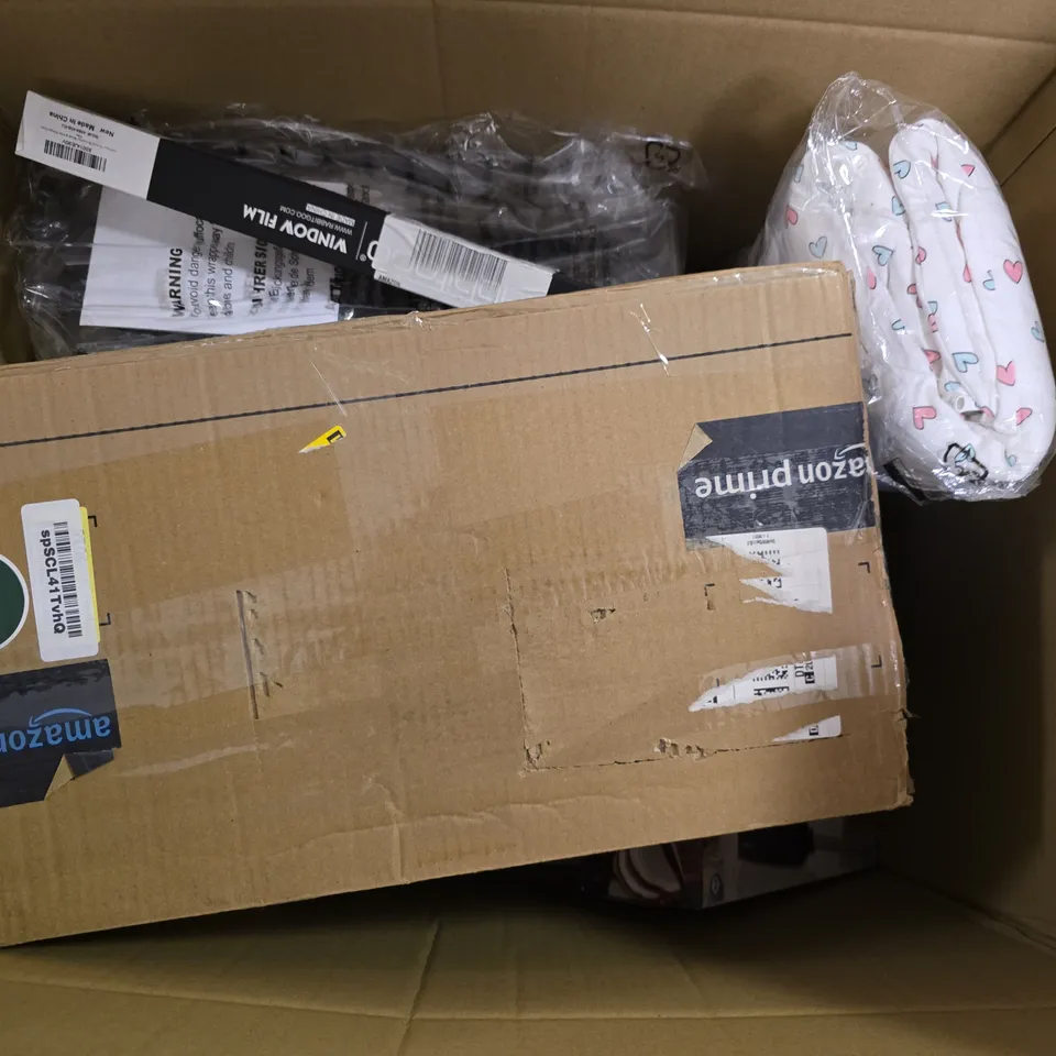 BOX OF APPROXIMATELY 8 ASSORTED BROKEN ITEMS TO INCLUDE - JOSEPH JOSEPH TRI SCALE , AMAZON BASIC SILK PLA ETC