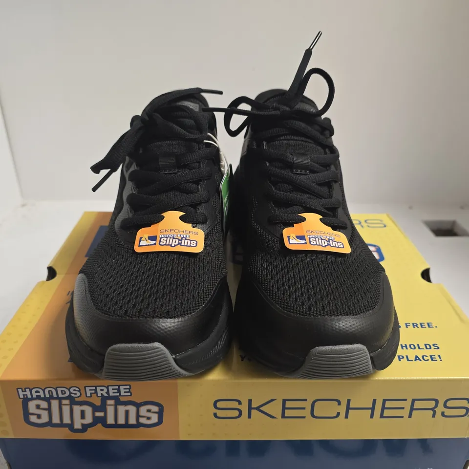 BOXED PAIR OF SKECHERS SLIP-INS SHOES – BLACK, UK 9.5