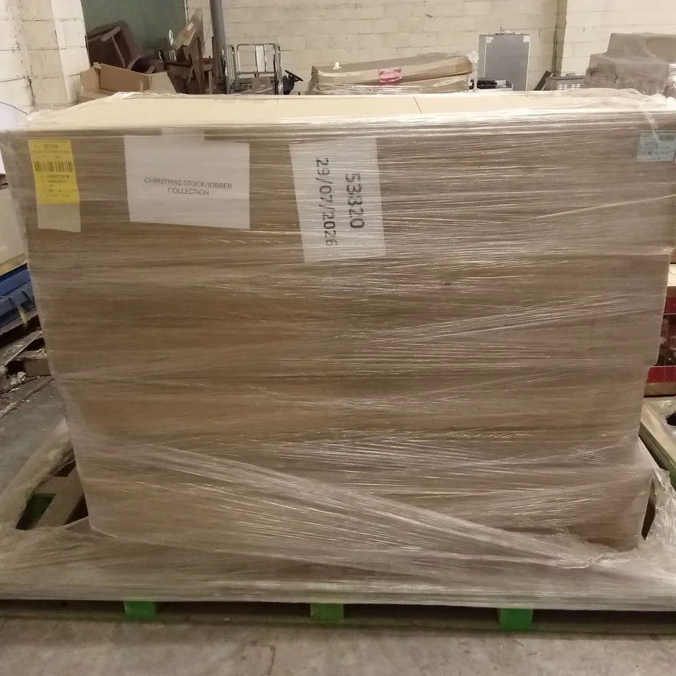 PALLET OF APPROXIMATELY 17 x LARGE METAL 1.5M LIGHT UP CHRISTMAS STARS