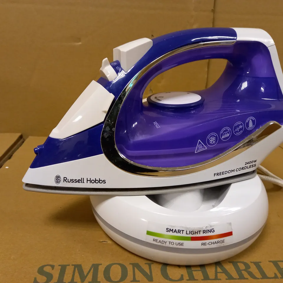 RUSSELL HOBBS FREEDOM CORDLESS 2400W IRON